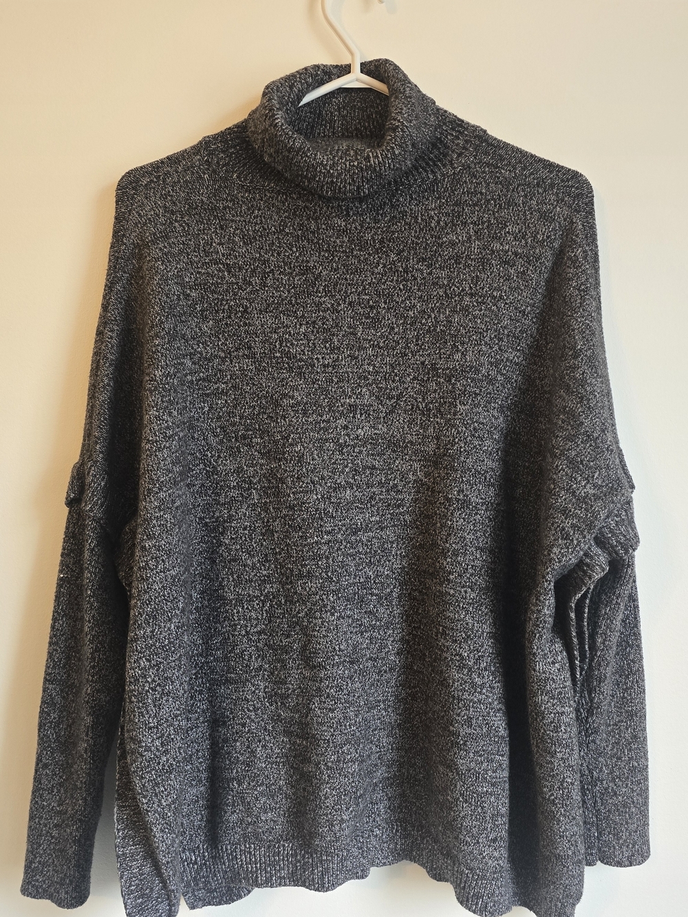 Halston - Cozy Women's Turtleneck Sweater - Charcoal Gray Large